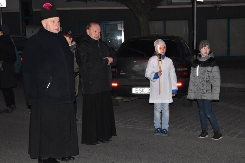  Modlitwa w drodze. Droga Krzyżowa ulicami Skierniewic 