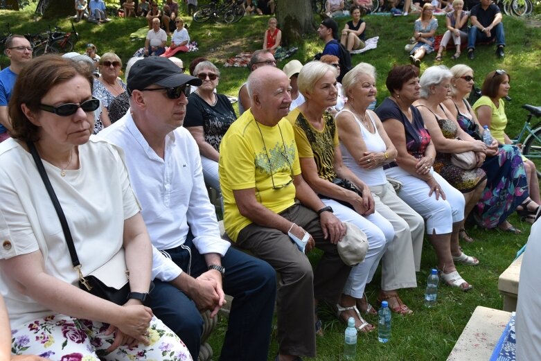  Muzyczne śniadanie znów przyciągnęło do parku 