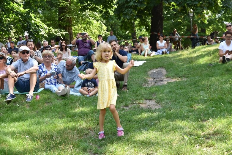  Muzyczne śniadanie znów przyciągnęło do parku 