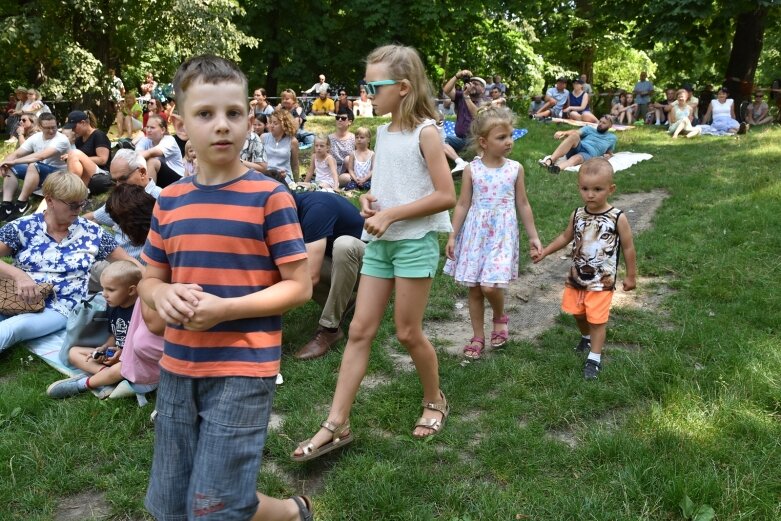  Muzyczne śniadanie znów przyciągnęło do parku 