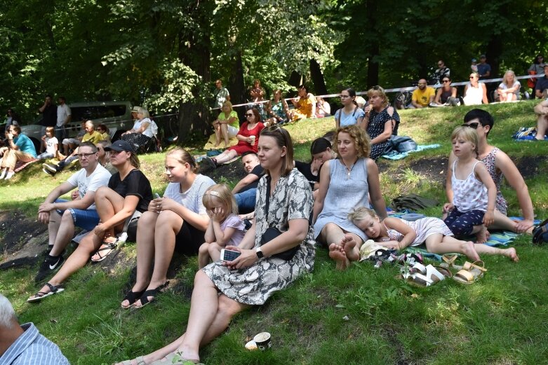  Muzyczne śniadanie znów przyciągnęło do parku 