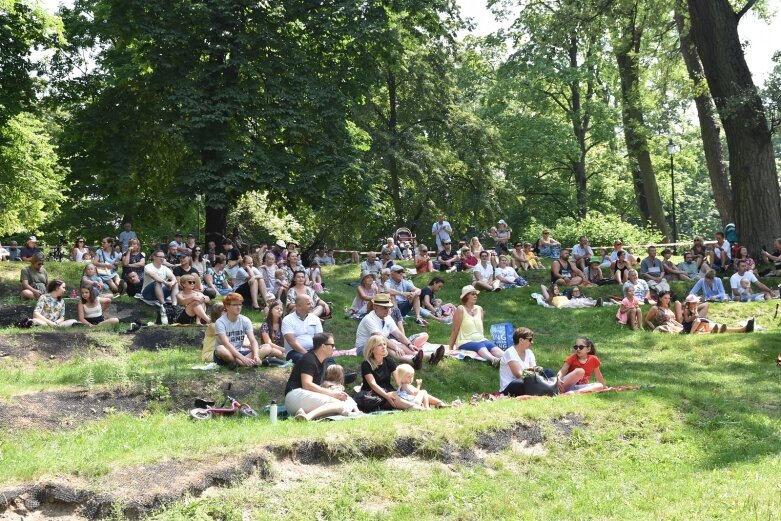  Muzyczne śniadanie znów przyciągnęło do parku 