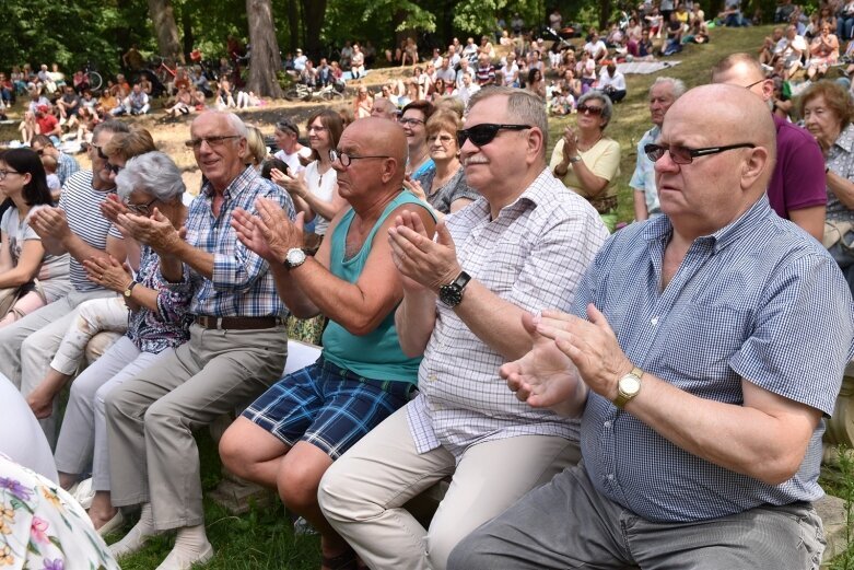  Muzyka na żywo w skierniewickim parku 