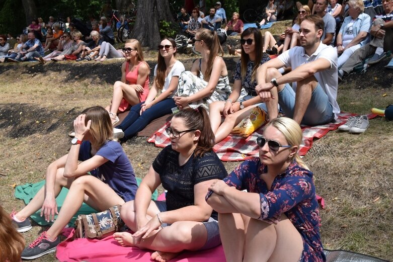  Muzyka na żywo w skierniewickim parku 