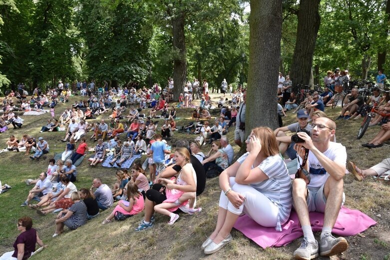  Muzyka na żywo w skierniewickim parku 