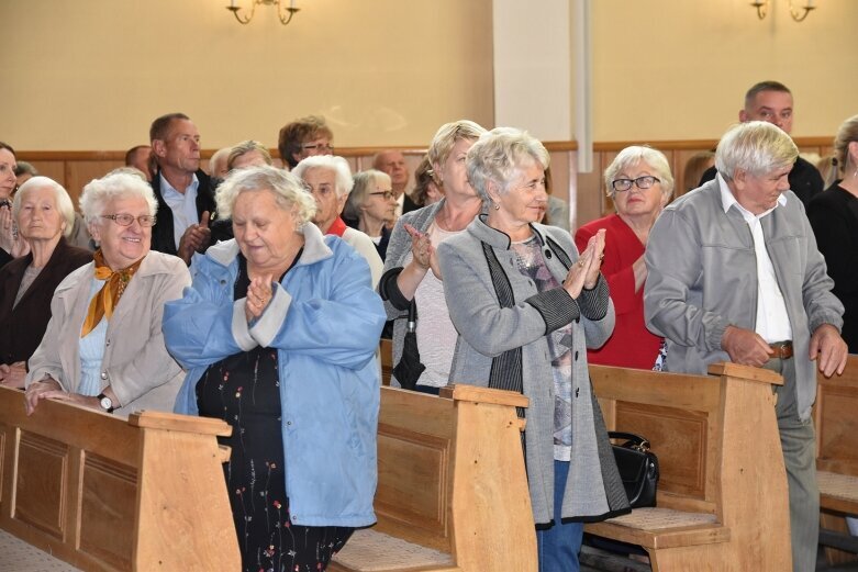  Na Rawce częstowano chlebem i miodem 