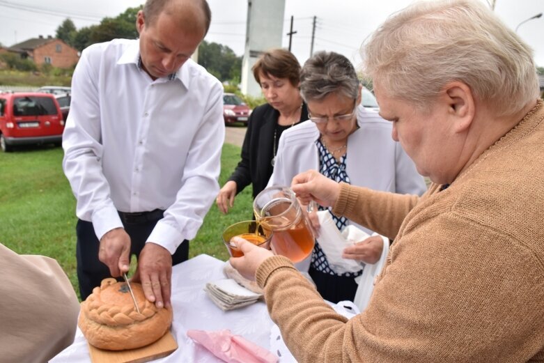  Na Rawce częstowano chlebem i miodem 