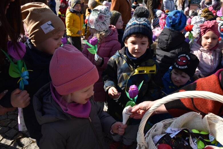  Najmłodsi manifestowali solidarność z Ukrainą 