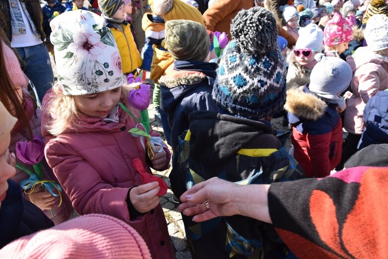  Najmłodsi manifestowali solidarność z Ukrainą 