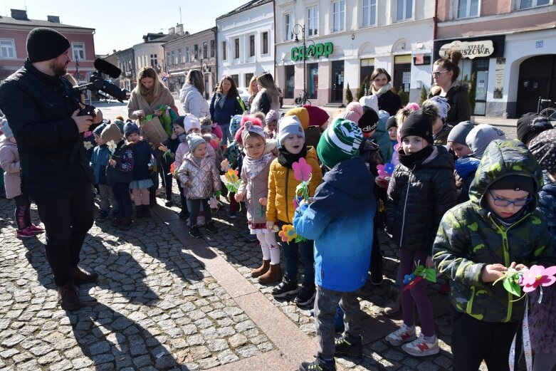  Najmłodsi manifestowali solidarność z Ukrainą 