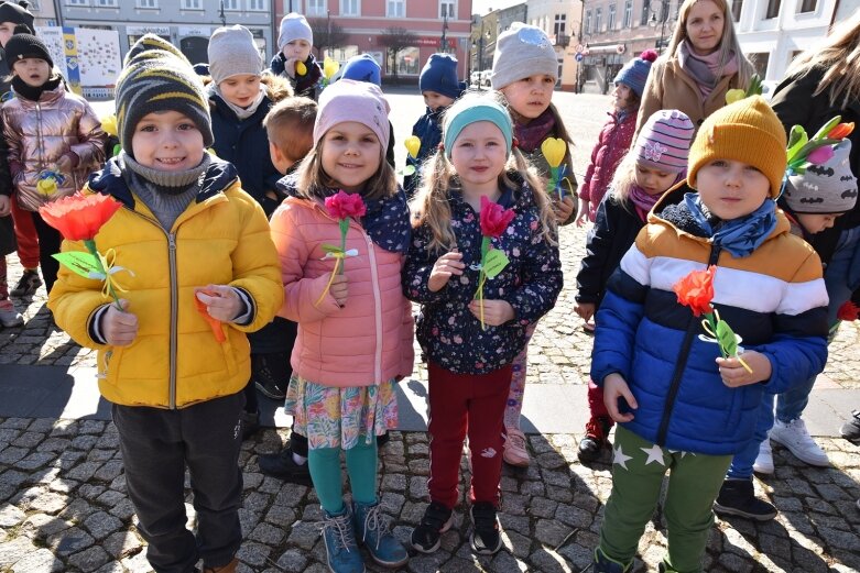  Najmłodsi manifestowali solidarność z Ukrainą 