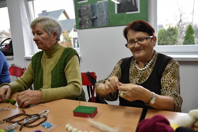  Najmodniejsza biżuteria z filcu powstawała w bibliotece 