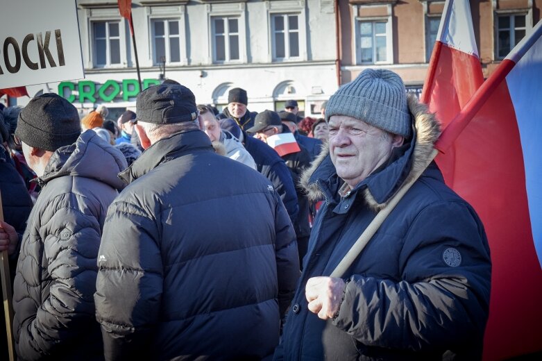  Nawrocki w Skierniewicach: Rafał Trzaskowski zachowuje się jak chorągiewa” 