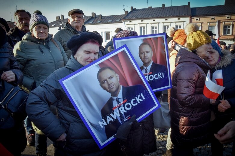  Nawrocki w Skierniewicach: Rafał Trzaskowski zachowuje się jak chorągiewa” 