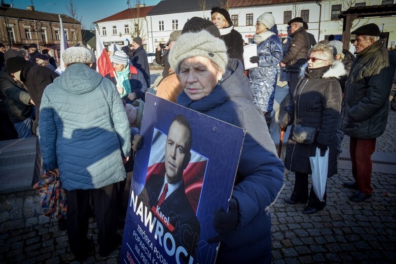  Nawrocki w Skierniewicach: Rafał Trzaskowski zachowuje się jak chorągiewa” 