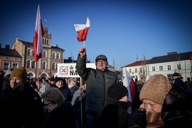  Nawrocki w Skierniewicach: Rafał Trzaskowski zachowuje się jak chorągiewa” 