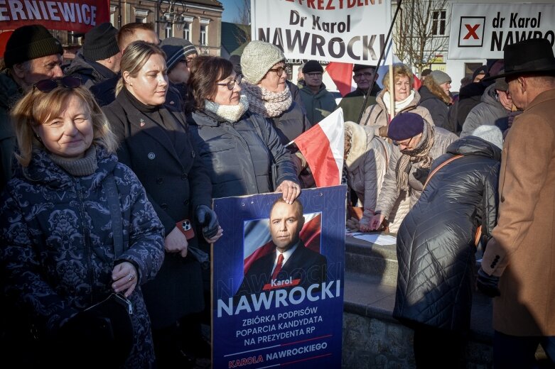  Nawrocki w Skierniewicach: Rafał Trzaskowski zachowuje się jak chorągiewa” 