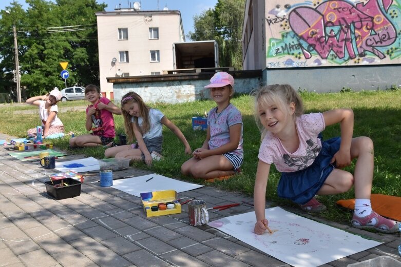  Niełatwa praca artysty w plenerze 