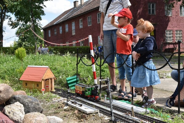  Niemal 370 gości na dniu otwartym w parowozowni 