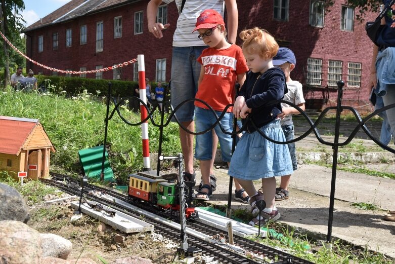  Niemal 370 gości na dniu otwartym w parowozowni 