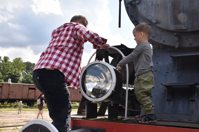  Niemal 370 gości na dniu otwartym w parowozowni 