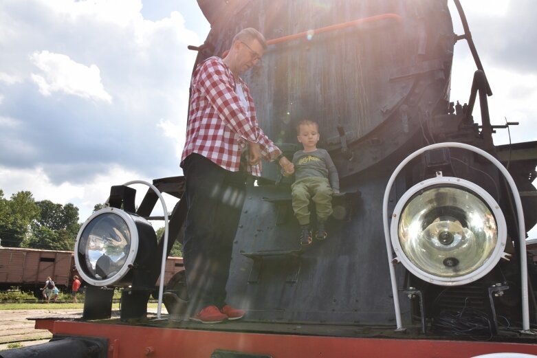  Niemal 370 gości na dniu otwartym w parowozowni 