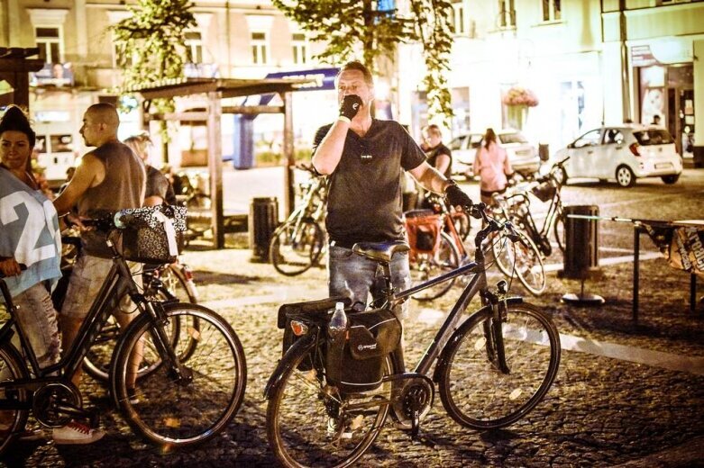  Nocne rowerowanie w Skierniewicach. Jesteś na zdjęciu? [FOTO] 