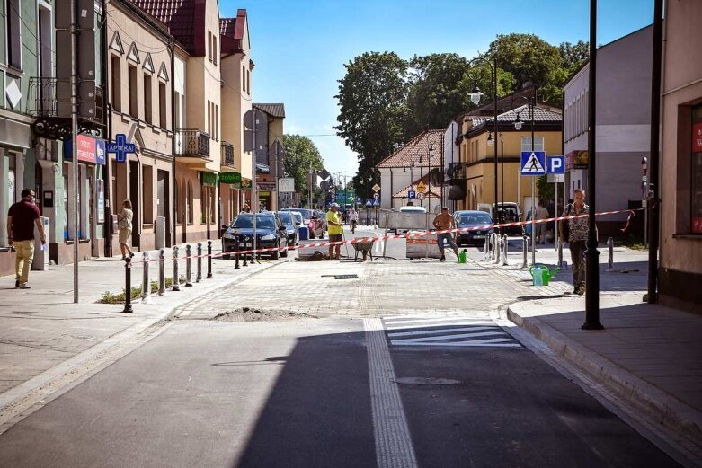  Nowe rondo w barwach Skierniewic, Rawska też na ukończeniu [ZDJĘCIA]  