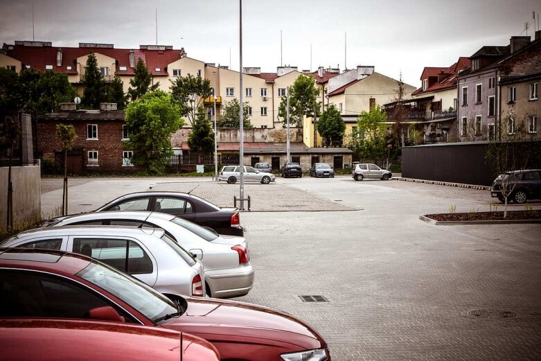  Nowy parking przy Jagiellońskiej już czynny [ZDJĘCIA] 