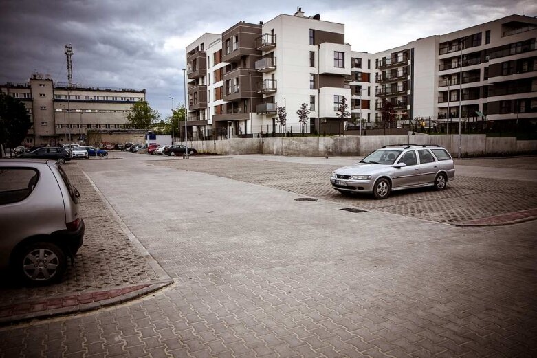  Nowy parking przy Jagiellońskiej już czynny [ZDJĘCIA] 