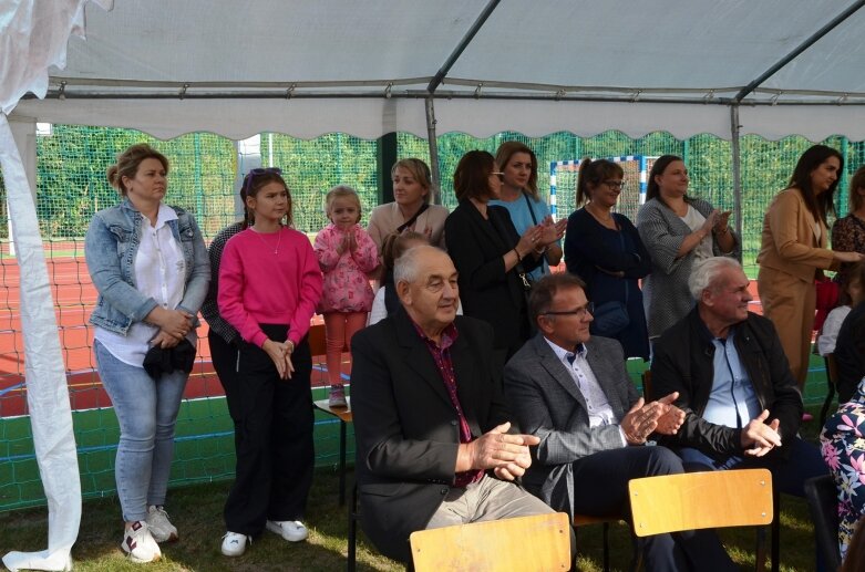  Nowy, szkolny kompleks sportowy otwarty 