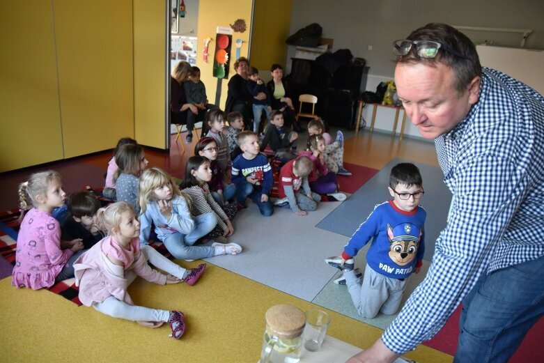  O drzewach z Piotrem Sochą w przedszkolu 