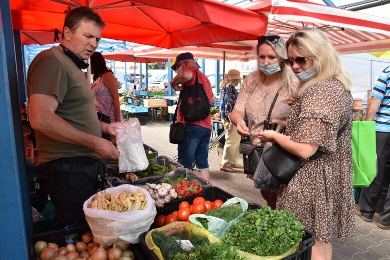  Ogórki i pomidory gruntowe już się kończą! Jabłek i śliwek też mało. A ceny? 