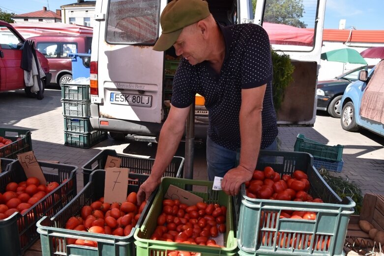  Ogórki i pomidory gruntowe już się kończą! Jabłek i śliwek też mało. A ceny? 