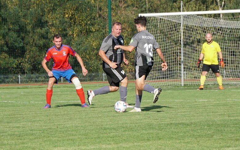  Olympic wiceliderem, Macovia, GKS i Sierakowianka z porażkami 