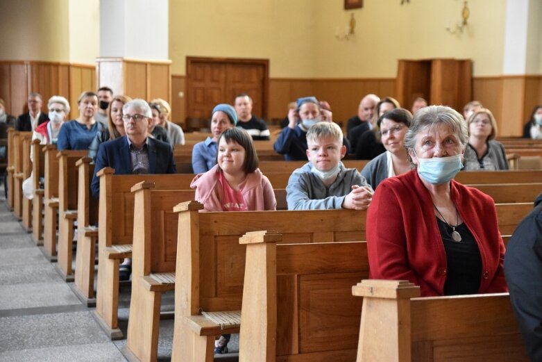  Oni wyznają swoją wiarę śpiewająco 