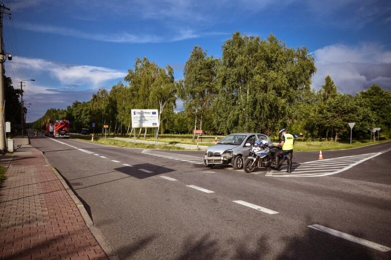  Opel dachował na ulicy Skłodowskiej [ZDJĘCIA] 