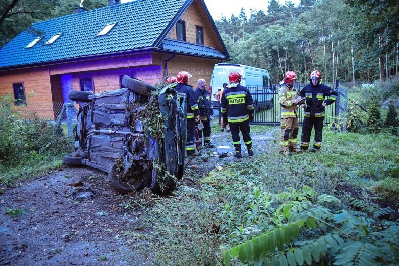  Opel w rowie w Rudzie pod Skierniewicami 