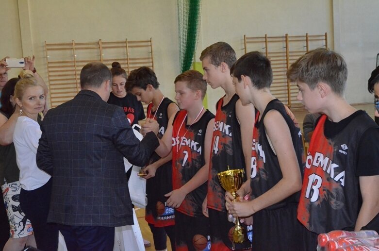  Ósemka na podium Basket Kids Cup 2019 