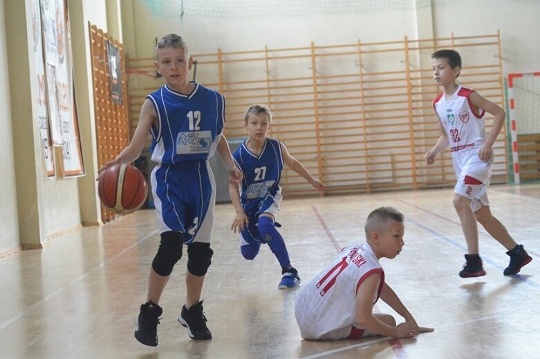  Ósemka wicemistrzem, AZS trzeci w województwie 