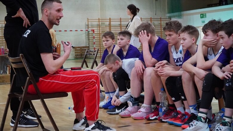  Ósemka zwycięstwem rozpoczęła finał strefy  