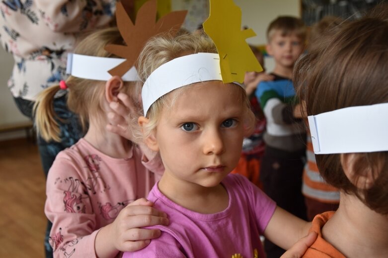  Pani Jesień bawiła się z przedszkolakami 