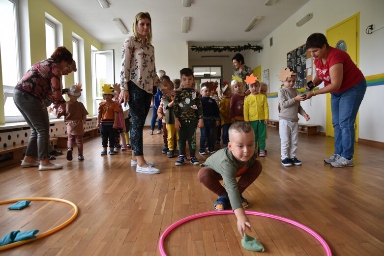  Pani Jesień bawiła się z przedszkolakami 