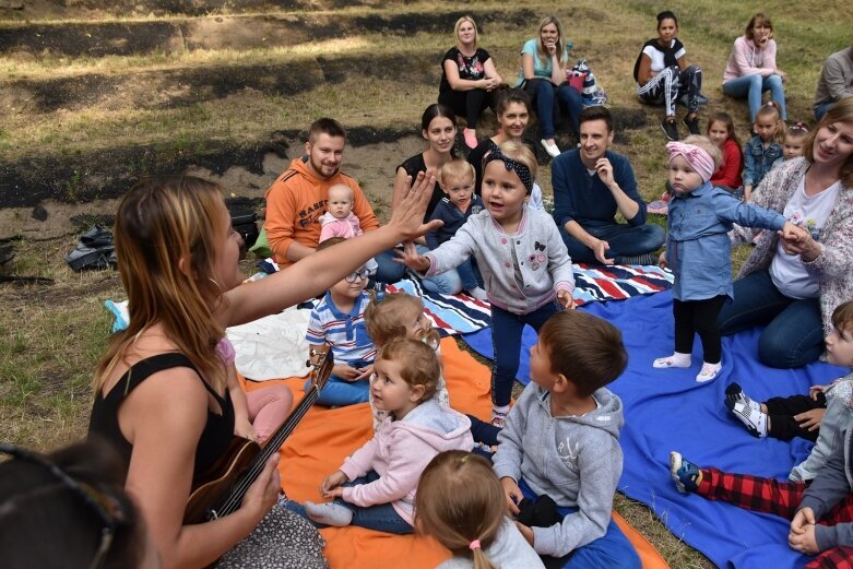  Pani Muzyka rządzi w parku 