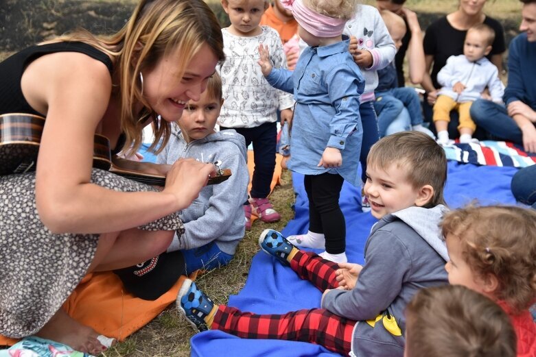  Pani Muzyka rządzi w parku 