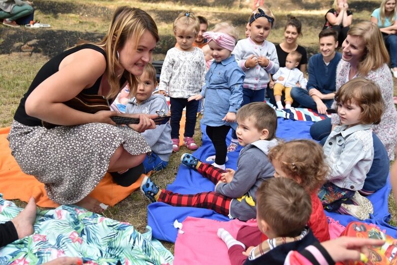  Pani Muzyka rządzi w parku 