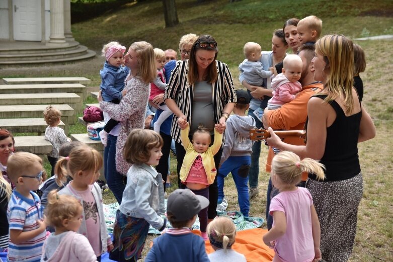  Pani Muzyka rządzi w parku 