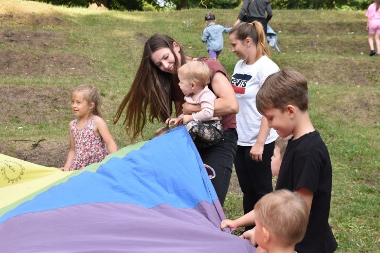  Pani Muzyka znów bawiła się z dziećmi w parku 