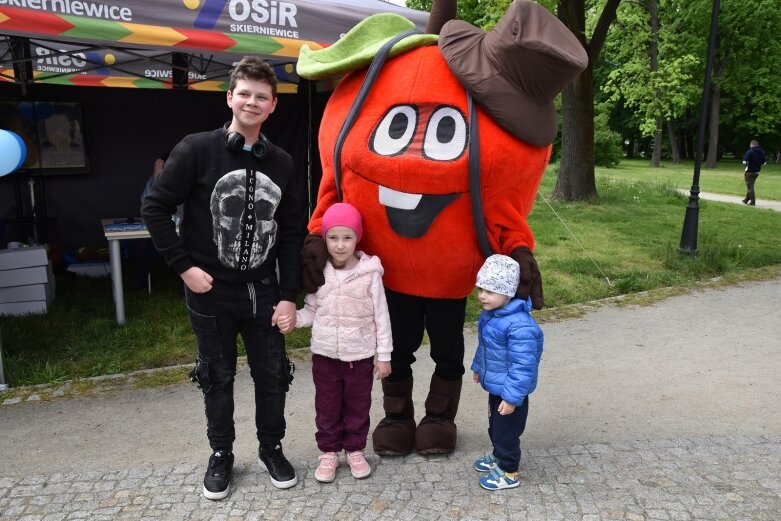  Park miejski w Skierniewicach pełen atrakcji dla najmłodszych 