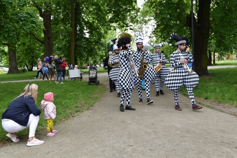  Park miejski w Skierniewicach pełen atrakcji dla najmłodszych 